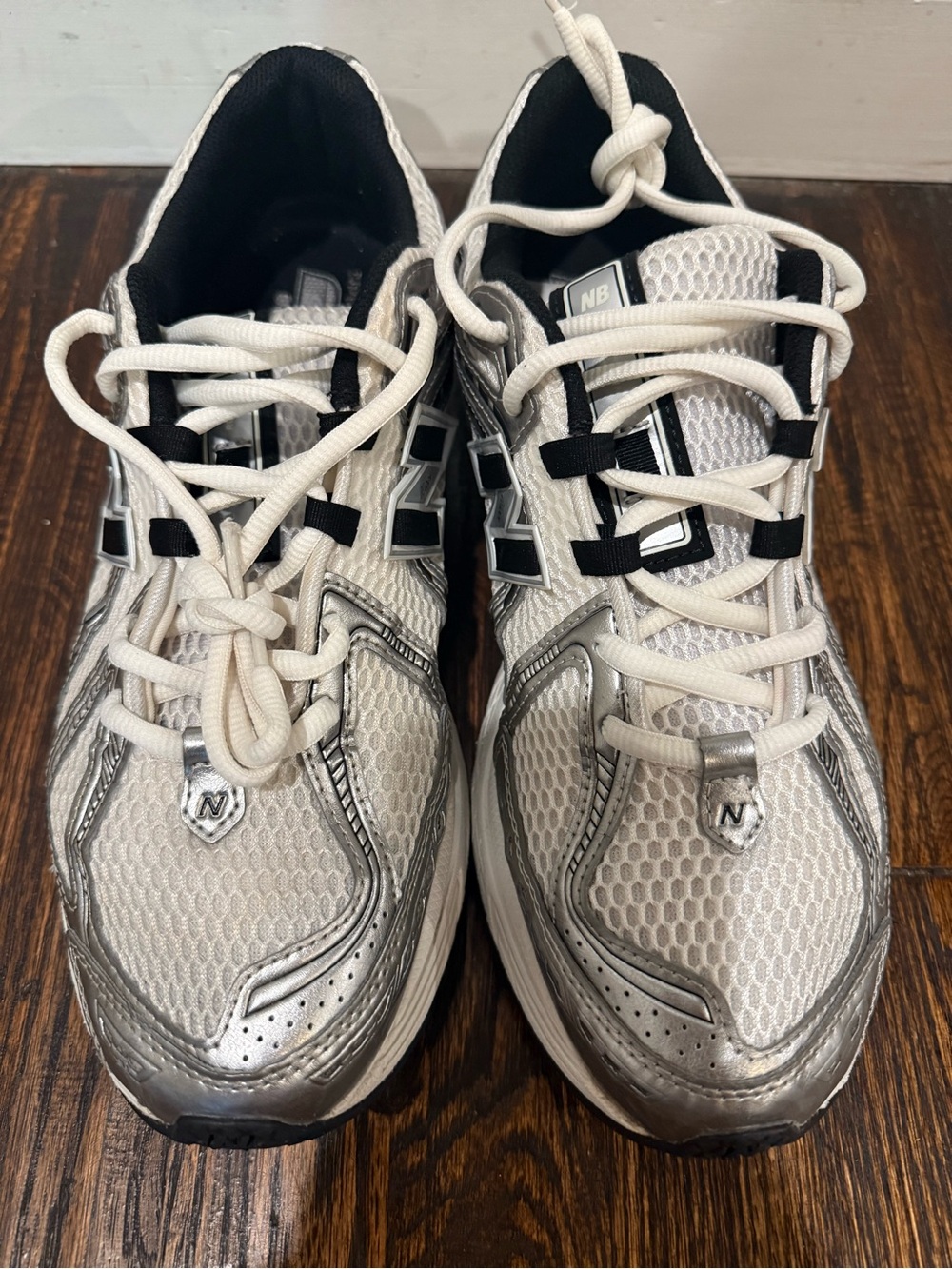 New Balance 1906R - Silver metallic Black Athletic Sneakers Size 12M/13.5W - Picture 4 of 10